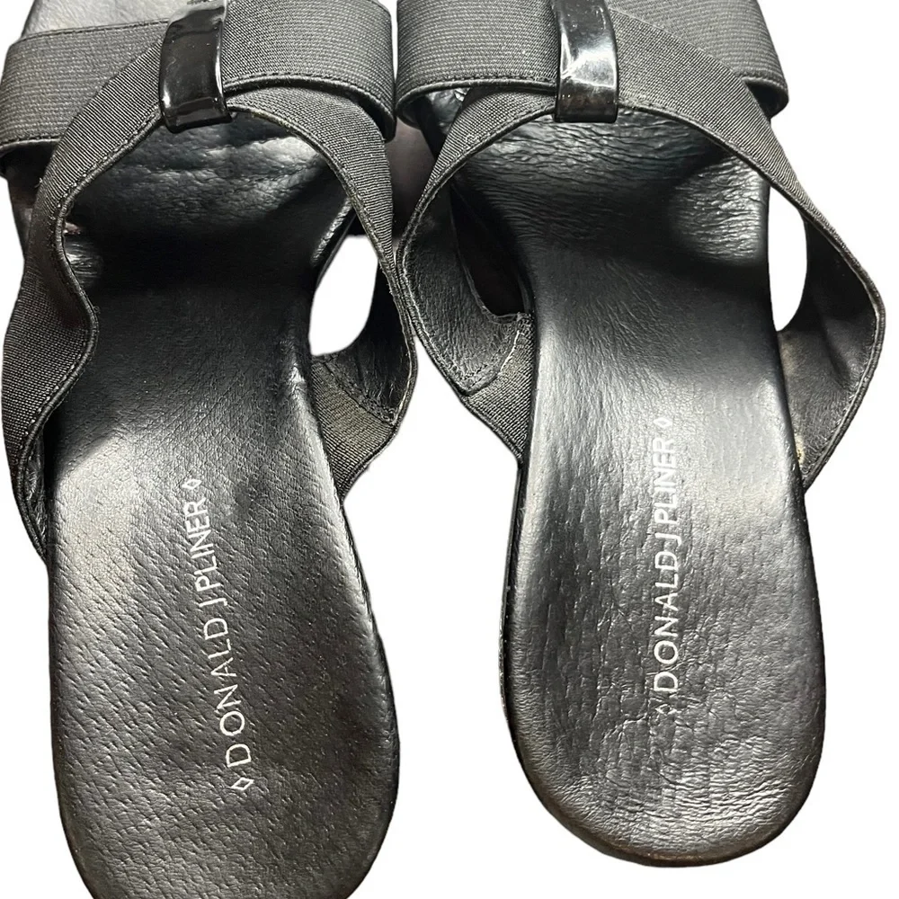 Donald J Pliner Clove Black Criss Cross Stretch Straps Toe Post Sandals 7.5